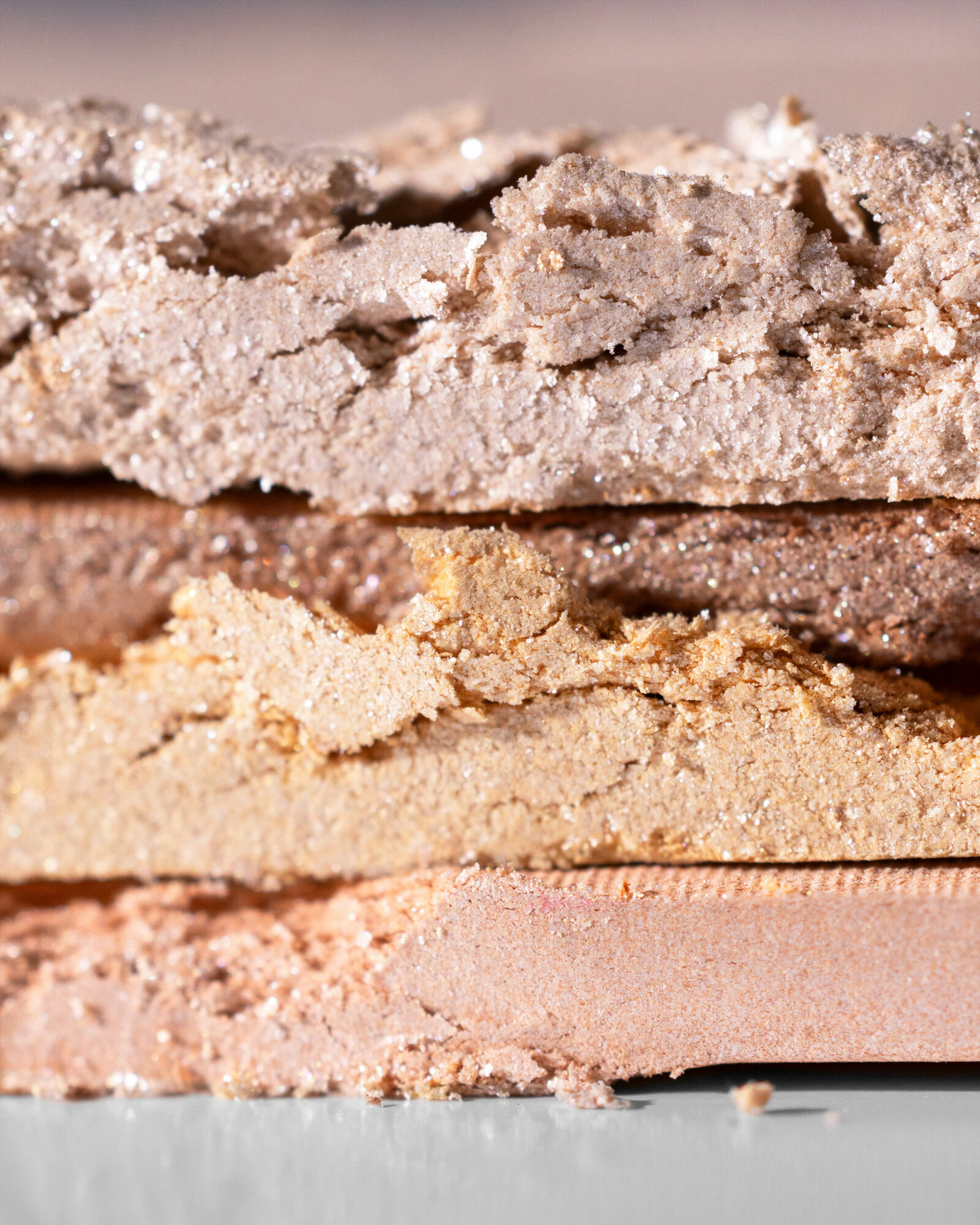 Хайлайтер INGLOT HD Highlighter рефил — атласный финиш, шелковистая текстура, мягкое свечение кожи №151 — фото 1