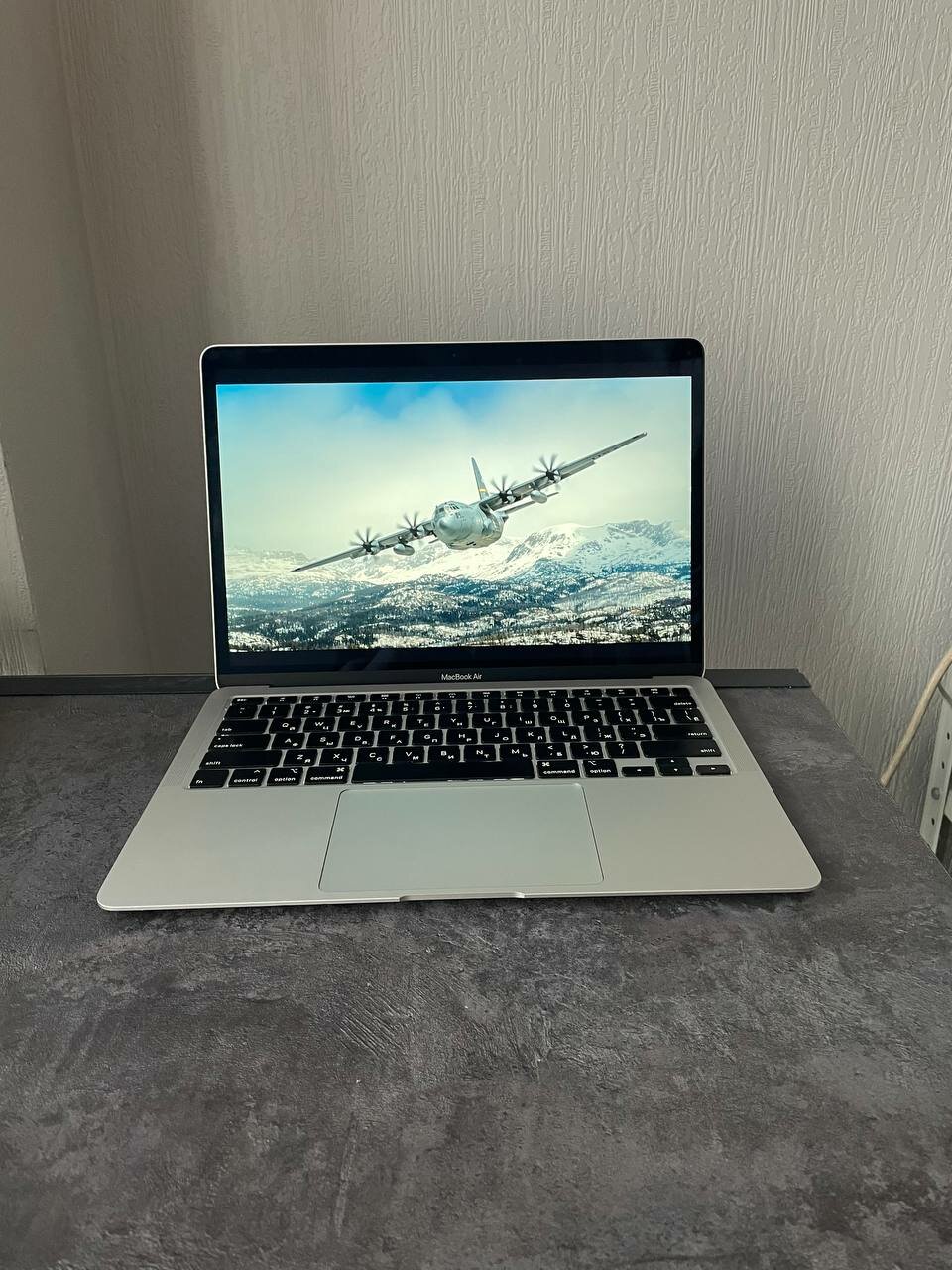 13.3" Ноутбук Apple MacBook Air 2020, 2560x1600, Intel Core i5 1.1 ГГц, RAM 8 ГБ, SSD 512 ГБ, Intel Iris Plus, MacOS Sonoma