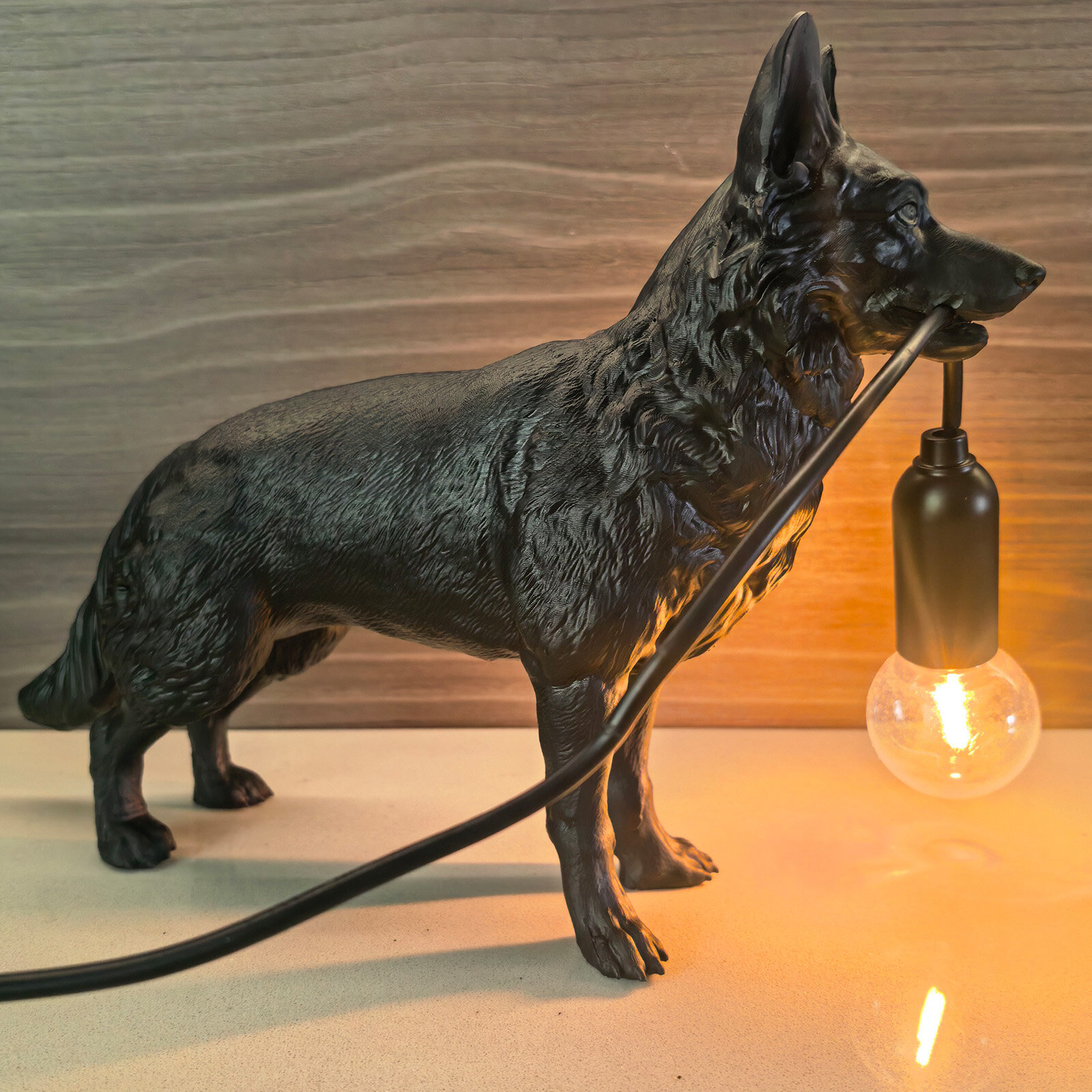 Настольная лампа "Волк-Немецкая Овчарка", декор с LED, для гостиной и спальни