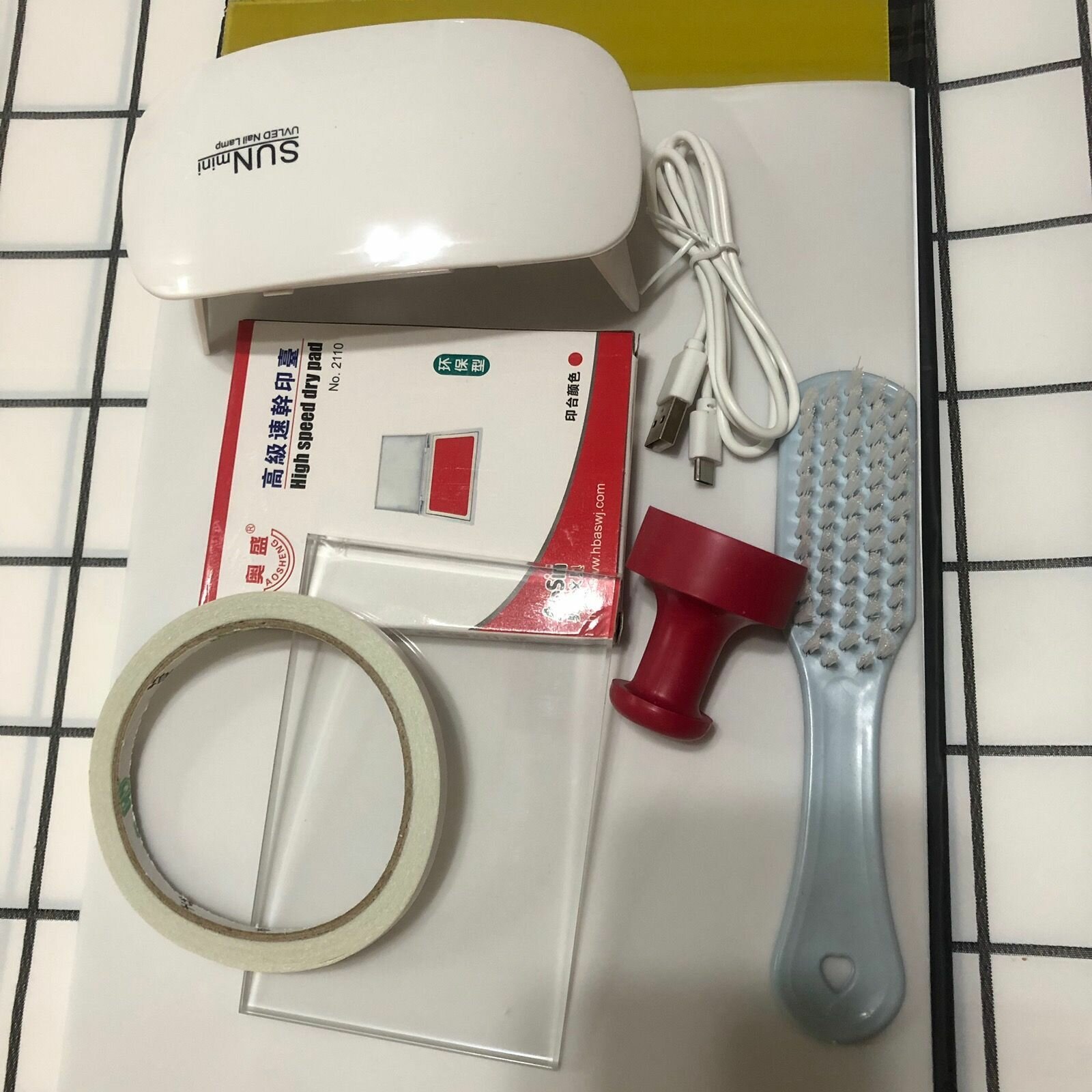 Новая оптическая гравировальная машина заменяет компьютерную лазерную гравировальную машину, фоточувствительную штемпельную машину, стальную штемпельную машину, простую маленькую гравировку.