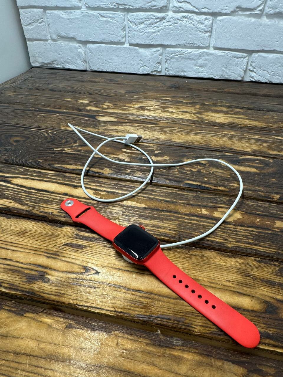 Умные часы Apple Watch S6 40mm Red, M/L