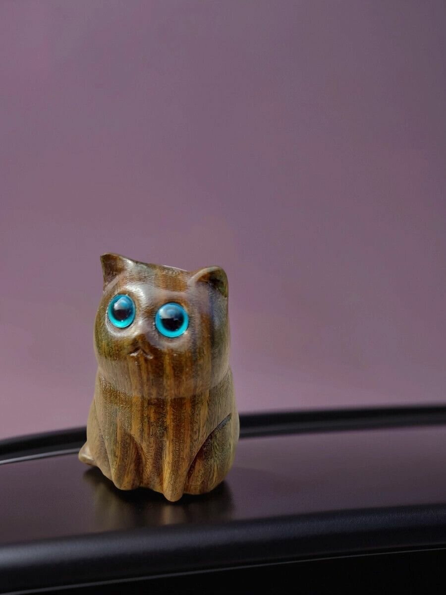 Фигурка котик из сандалового дерева — фото 1