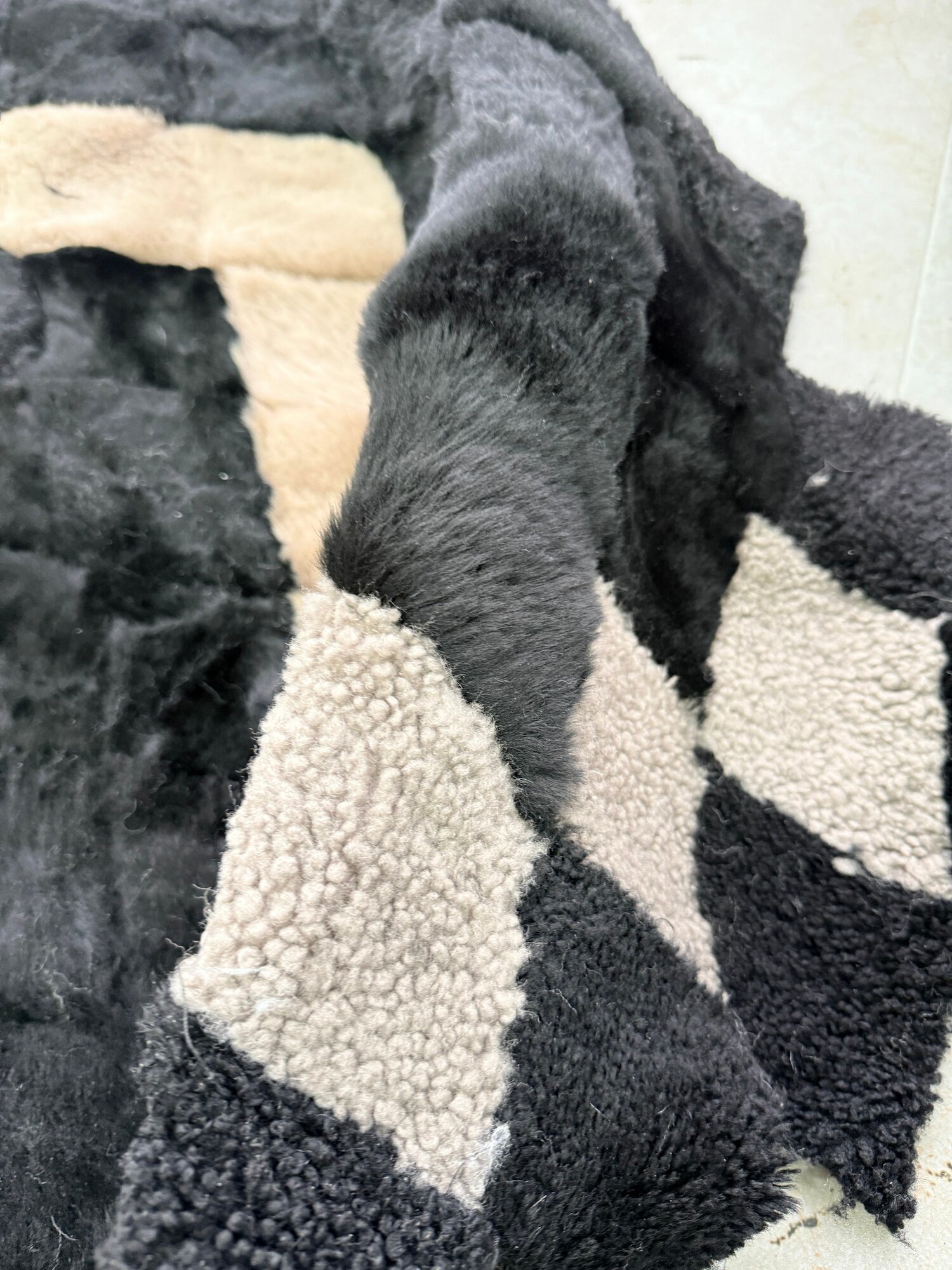 Покрывало меховое ковер из шкуры овчины — фото 1