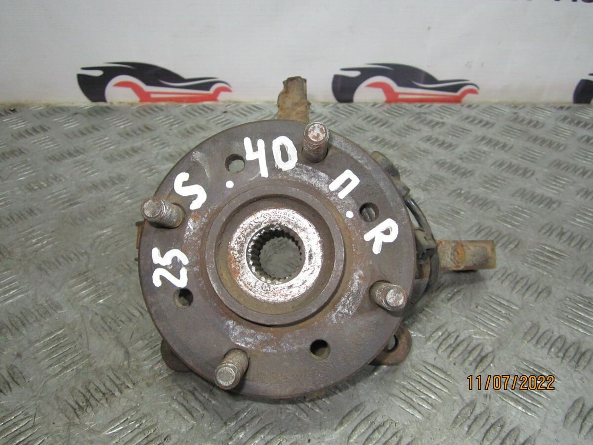 Кулак поворотный передний Volvo S40 1995-2004
