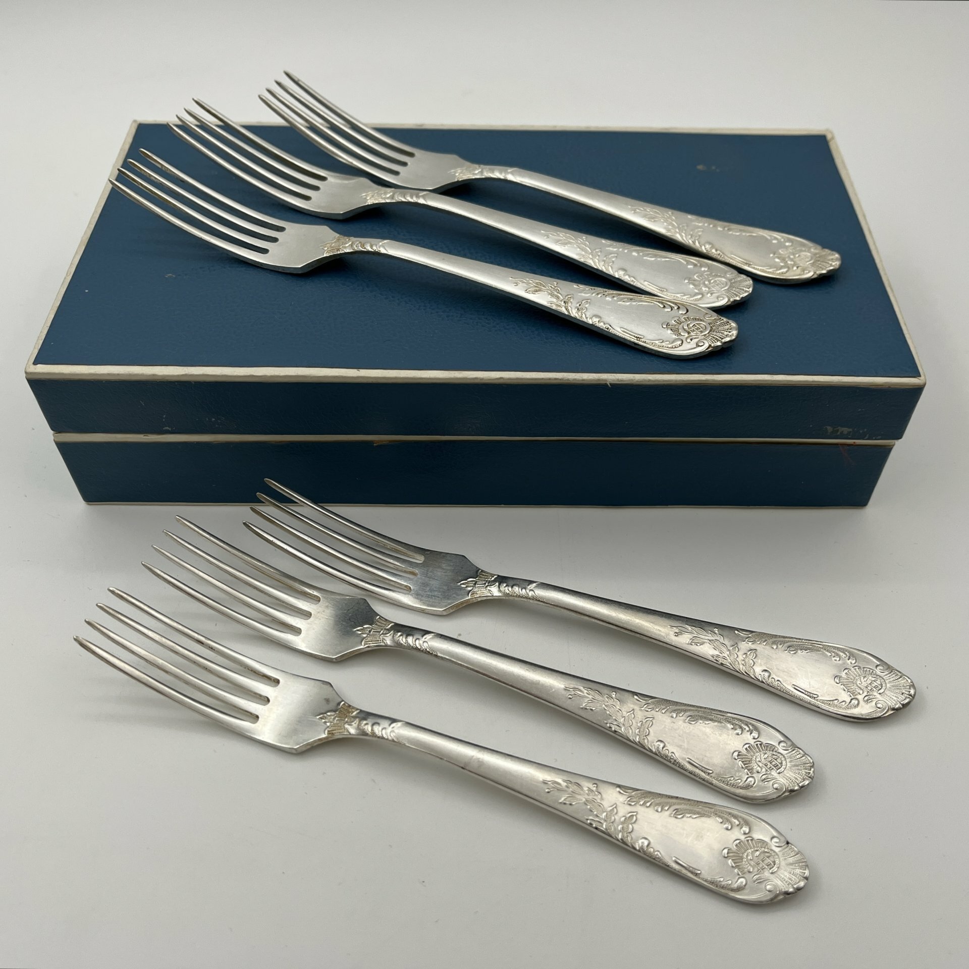 Набор из шести десертных вилок с растительным декором, мНЦ (медь-никель-цинк)