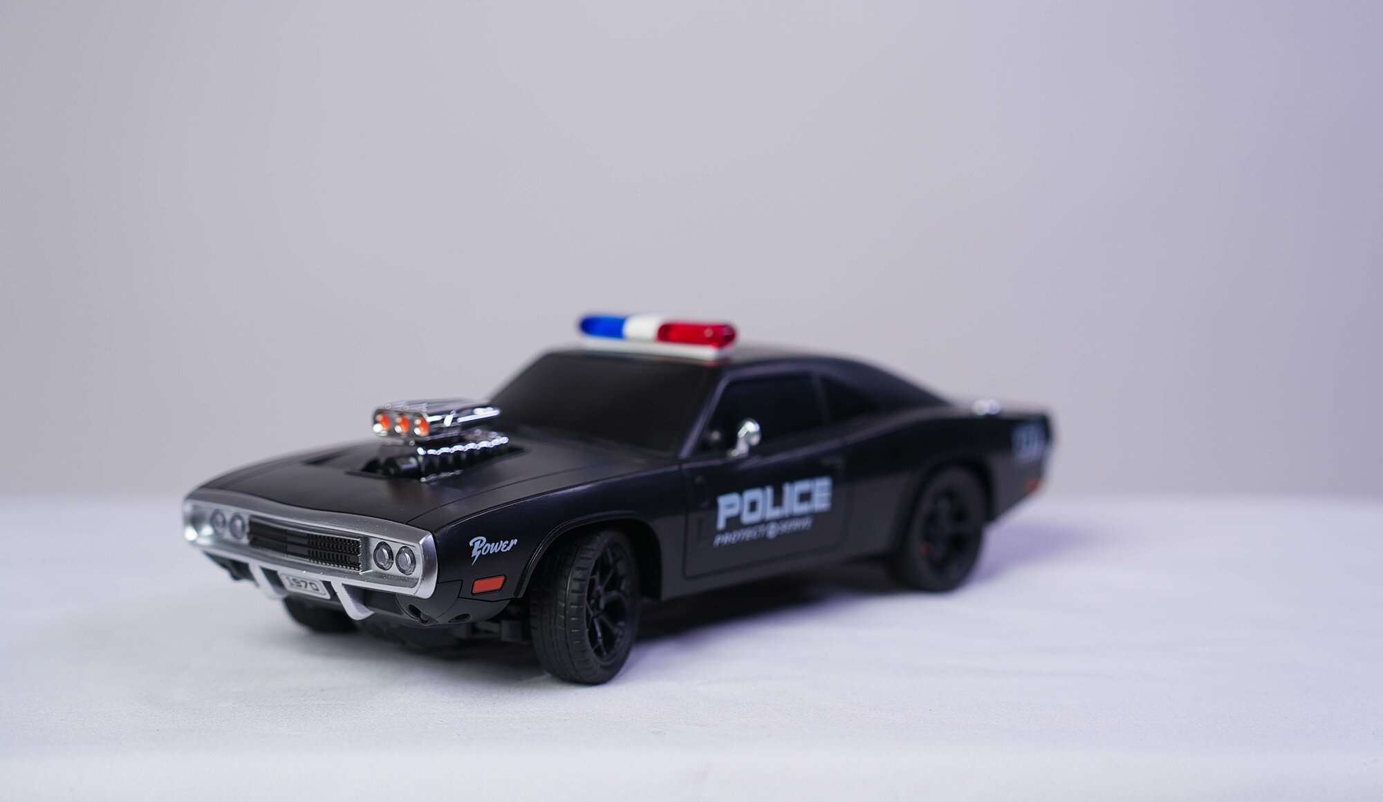 Игрушечная полицейская машинка, модель Dodge CHallenger 1970