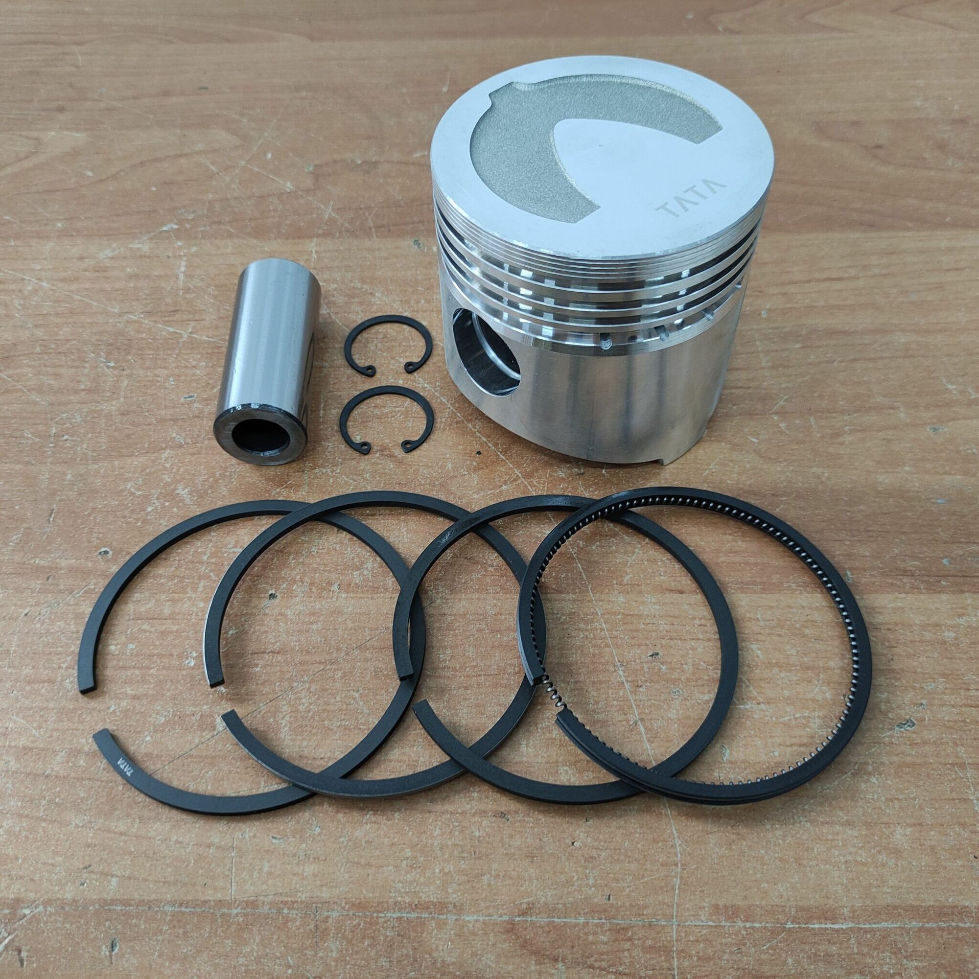 Поршень в сборе с выборкой R190 0 ремонт 0,00 мм. на дизельный двигатель на тяжелый мотоблок.