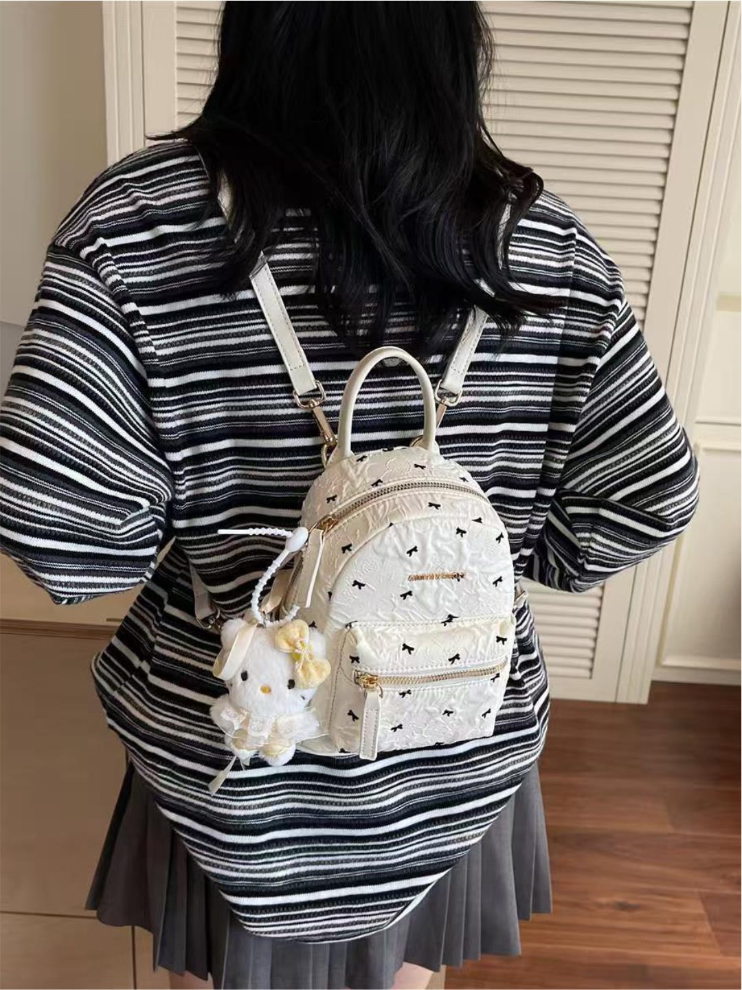 Мини-рюкзак "Белый с бантиками", легкий, для телефона и мелочей — фото 1