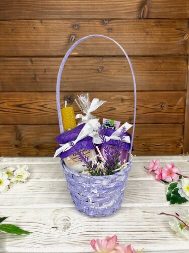 Изображение товара Подарочный набор в корзине"Изящная грация» для женщин на 8 марта, коллегам, маме, учителям