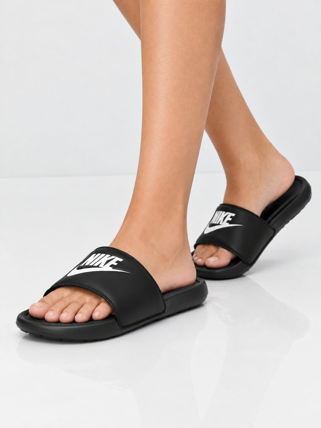 Шлёпанцы NIKE VICTORY ONE SLIDES