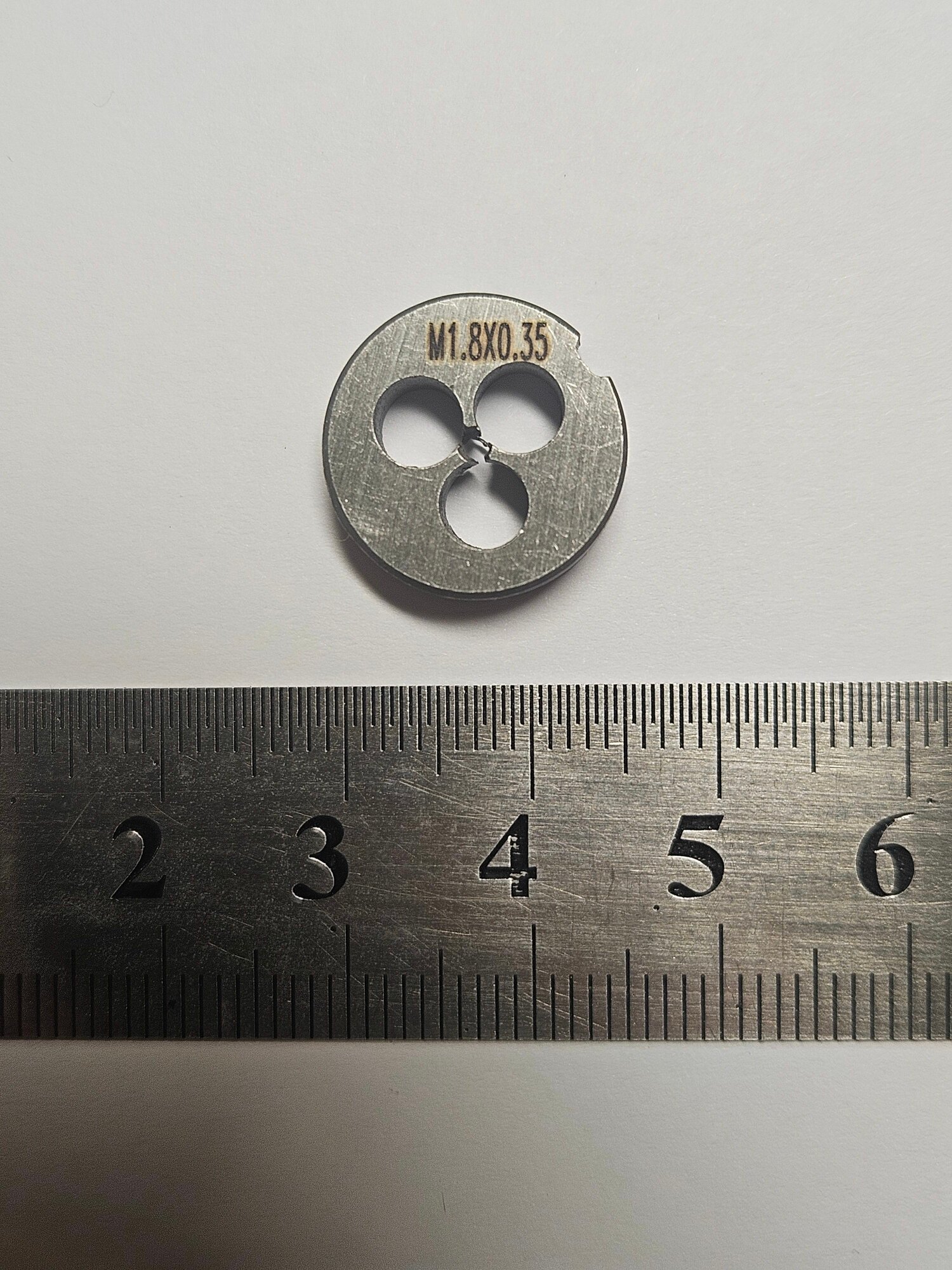 Плашка метрическая М1,8х0,35