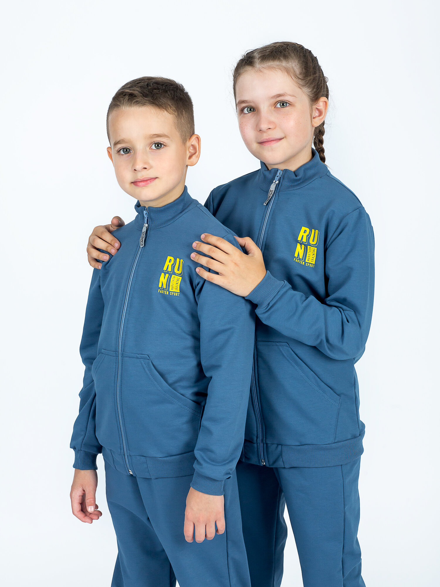 Костюм спортивный