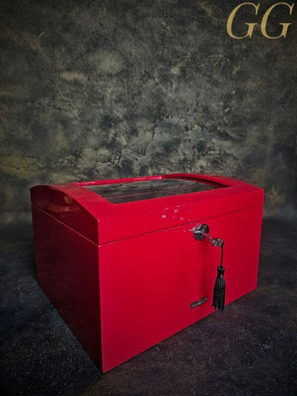 Шкатулка для украшений