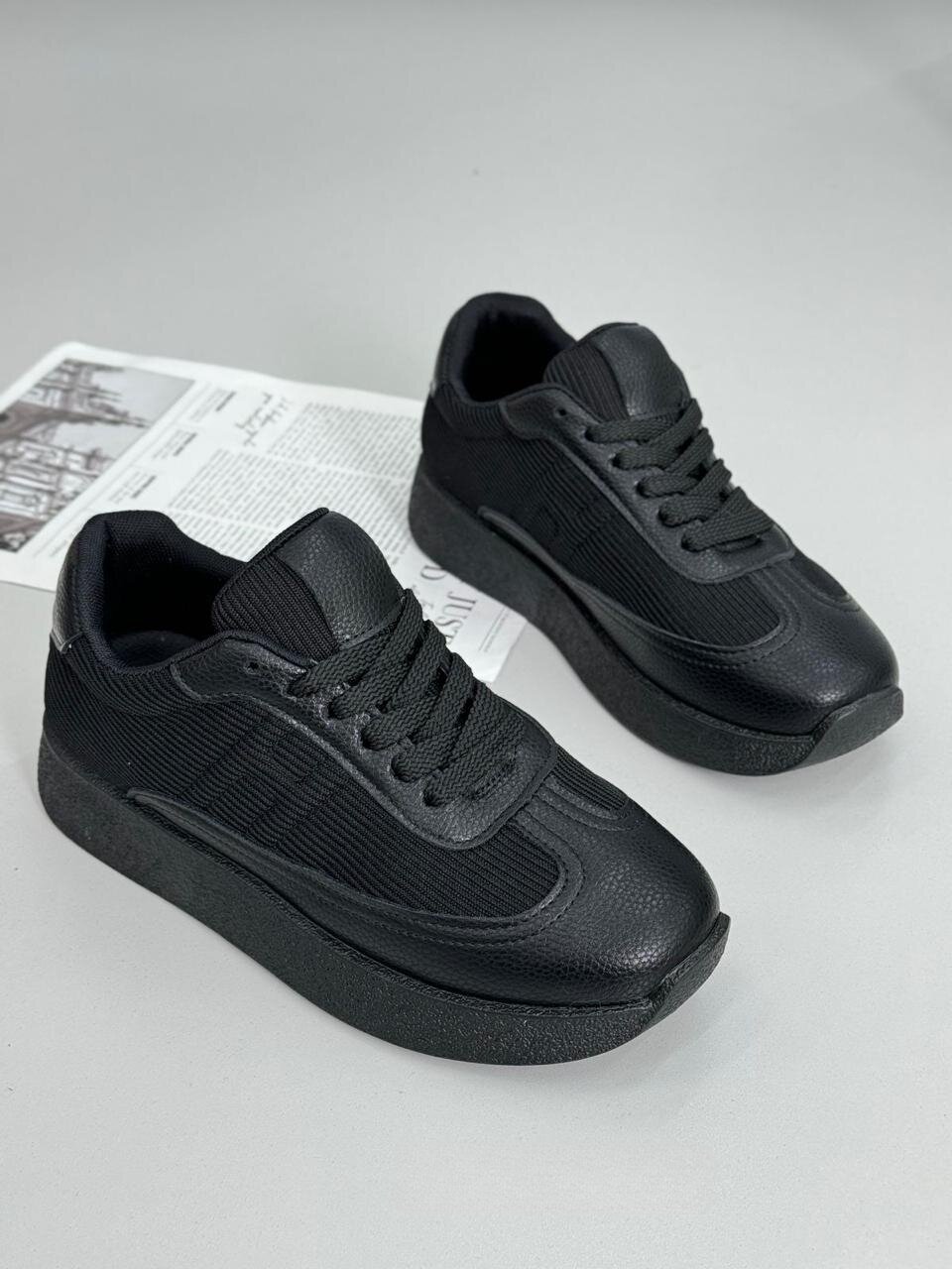 Кроссовки спорт-стиль