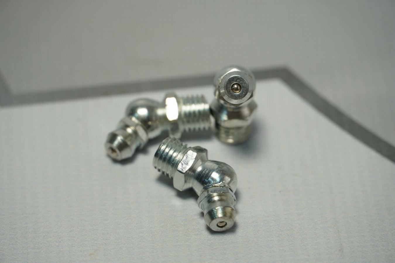 Масленка M8*1 угловая 45град. 294020-45 (Спецмаш)