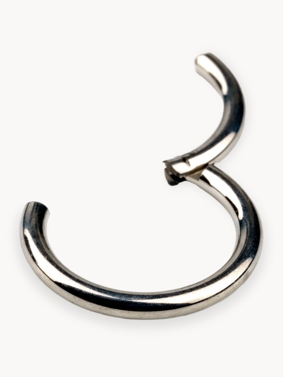 Пирсинг в губу