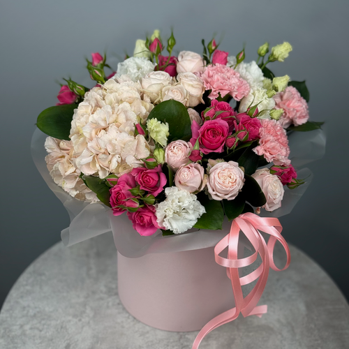 Изображение товара Цветы в коробке Верона от «365 Поводов» - живые цветы с доставкой