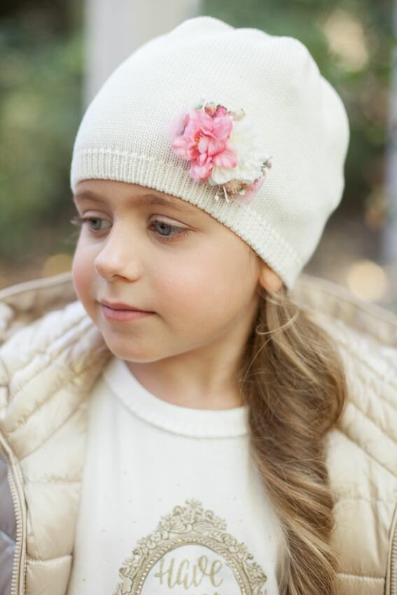 Шапка-бини Андерсен Весна-лето 2024 для девочек, размер 48-50, экрю — фото 1