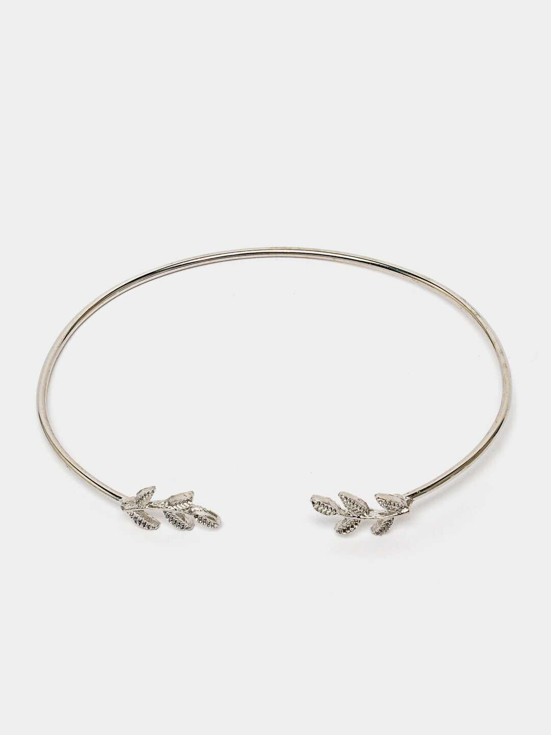 Жесткий браслет