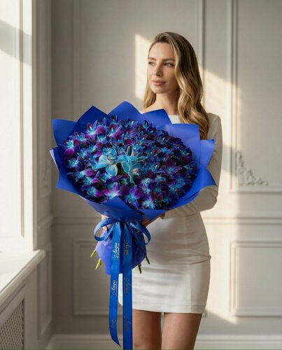 Изображение товара Большой букет из микса орхидей. Авторский букет T666. Leora Flowers дом цветочной моды