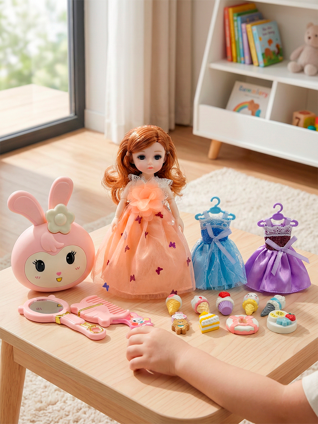 Игровой набор с шарнирной куклой, одеждой и аксессуарами — фото 1
