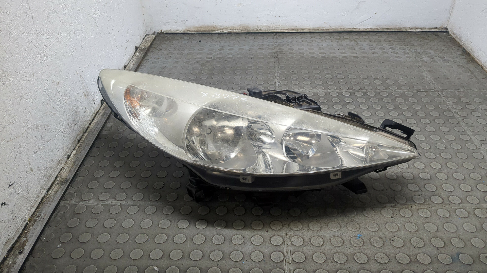 Фара (передняя) правая Peugeot 207 Б/У