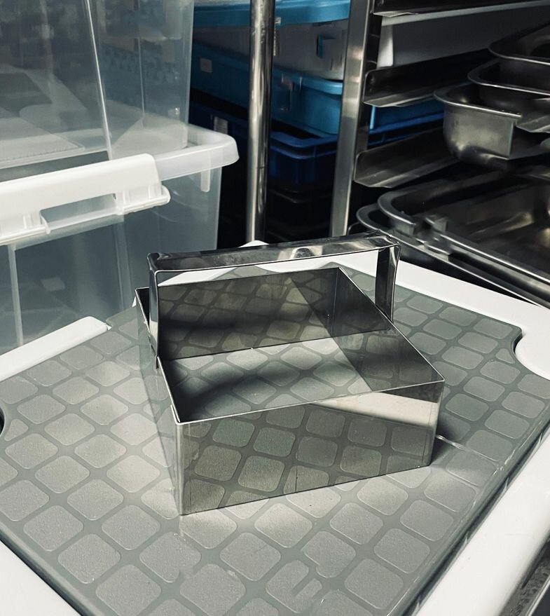 Высечка из нержавеющей стали с ручкой 