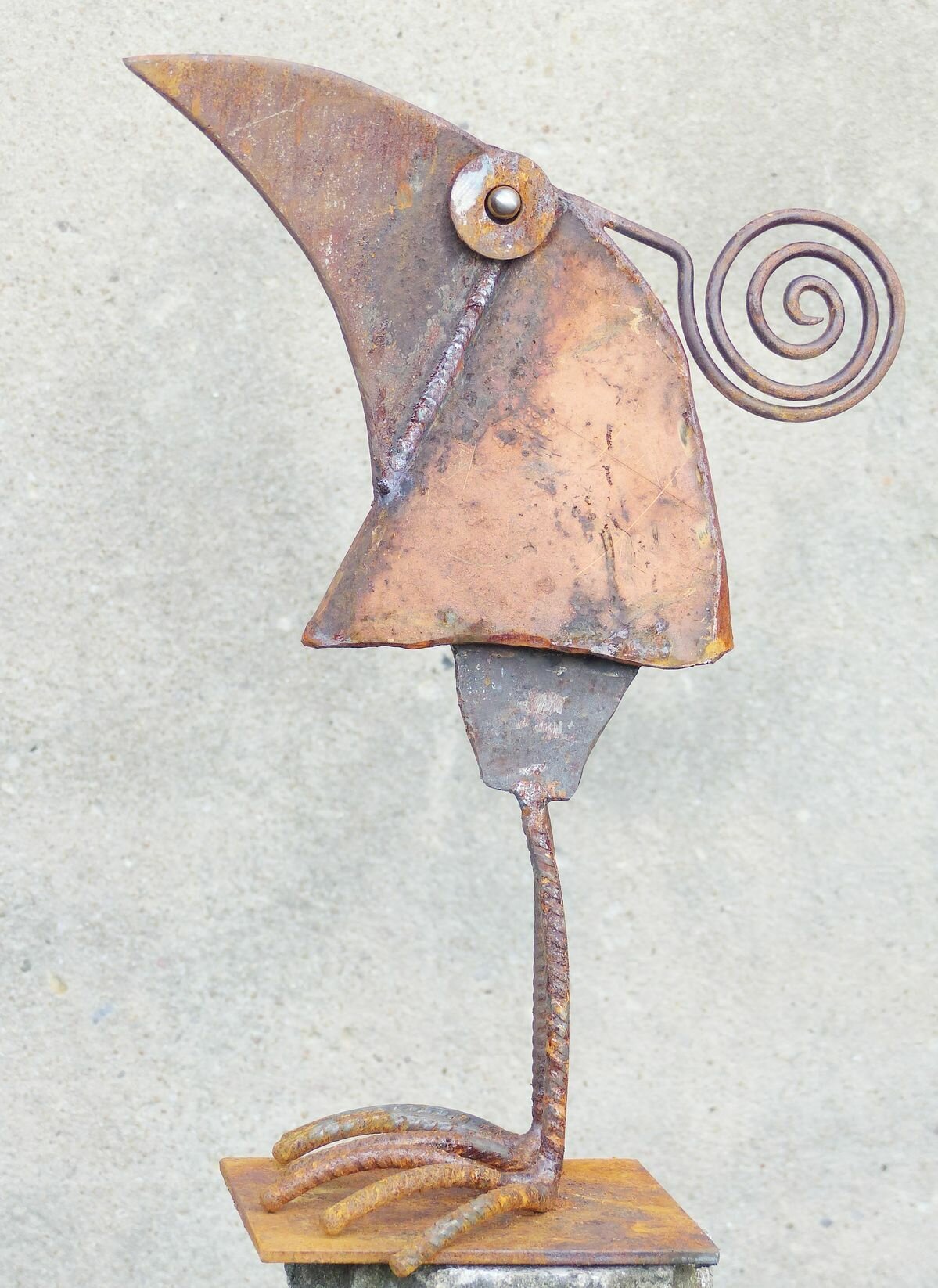 Садовая фигура без покраски птички