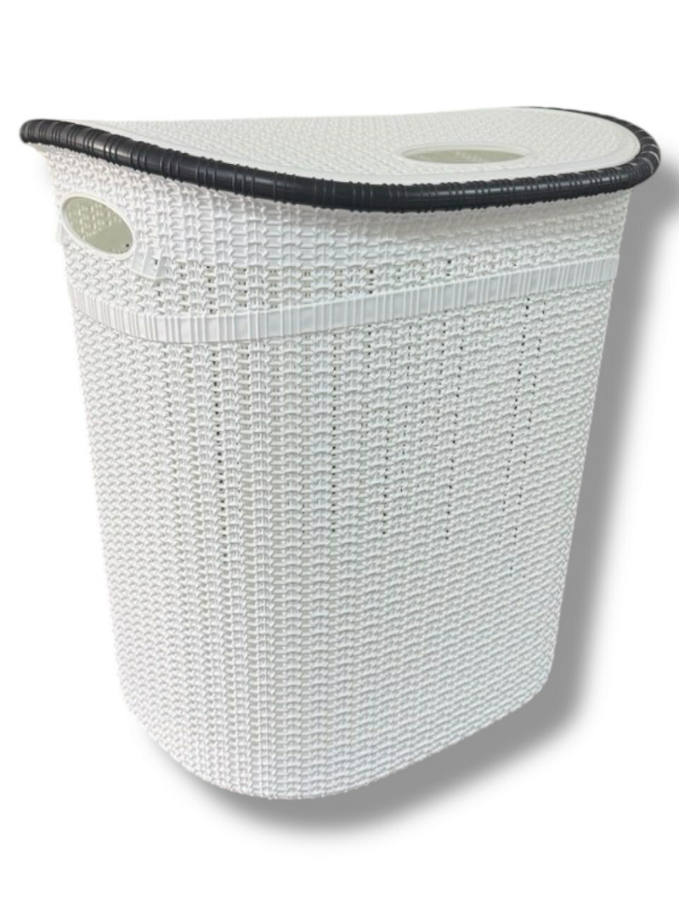 Вместительная корзина для белья объёмом 45 литров предназначена для удобного хранения грязного белья. — фото 1