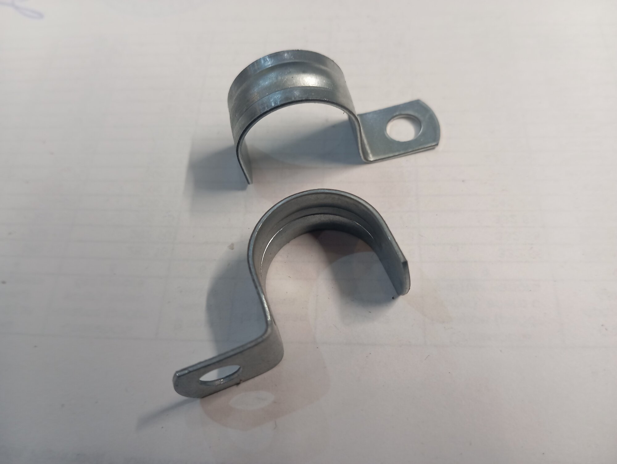 Скоба металлическая оцинкованная однолапковая СМО 19-20 упаковка 100 шт.