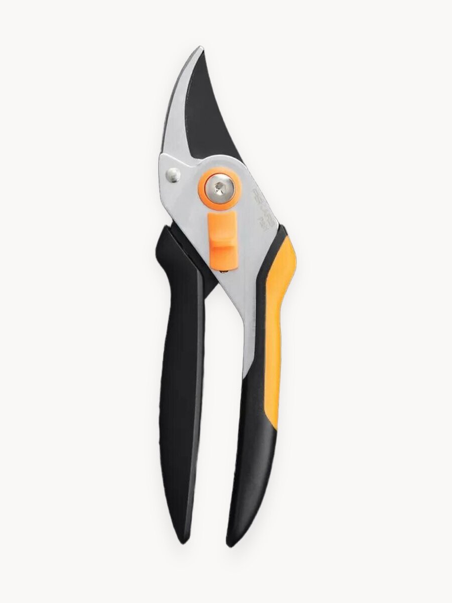 Секатор плоскостной металлический FISKARS Solid P331 с механизмом блокировки (1057163)