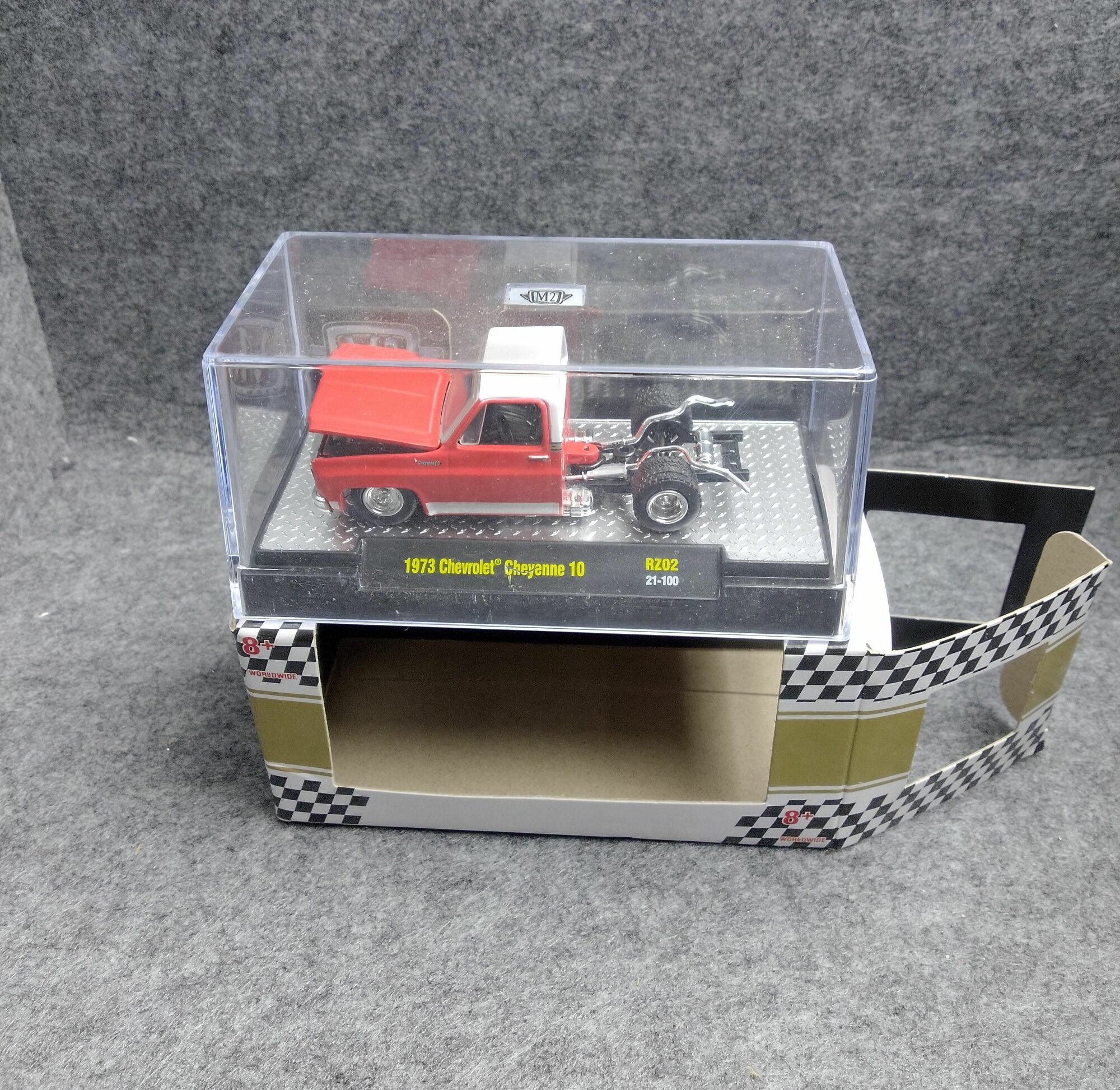 Машинка M2 Machines 1/64 Chevroler Cheyenne Impala Van Die-cast Alloy Car Model Collection Display Gift