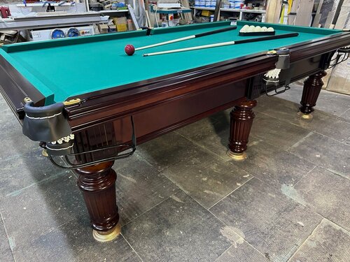 Изображение товара Бильярдный стол Бигль "Мистер", 9 футов, для Русской пирамиды, новая модель, выкаты