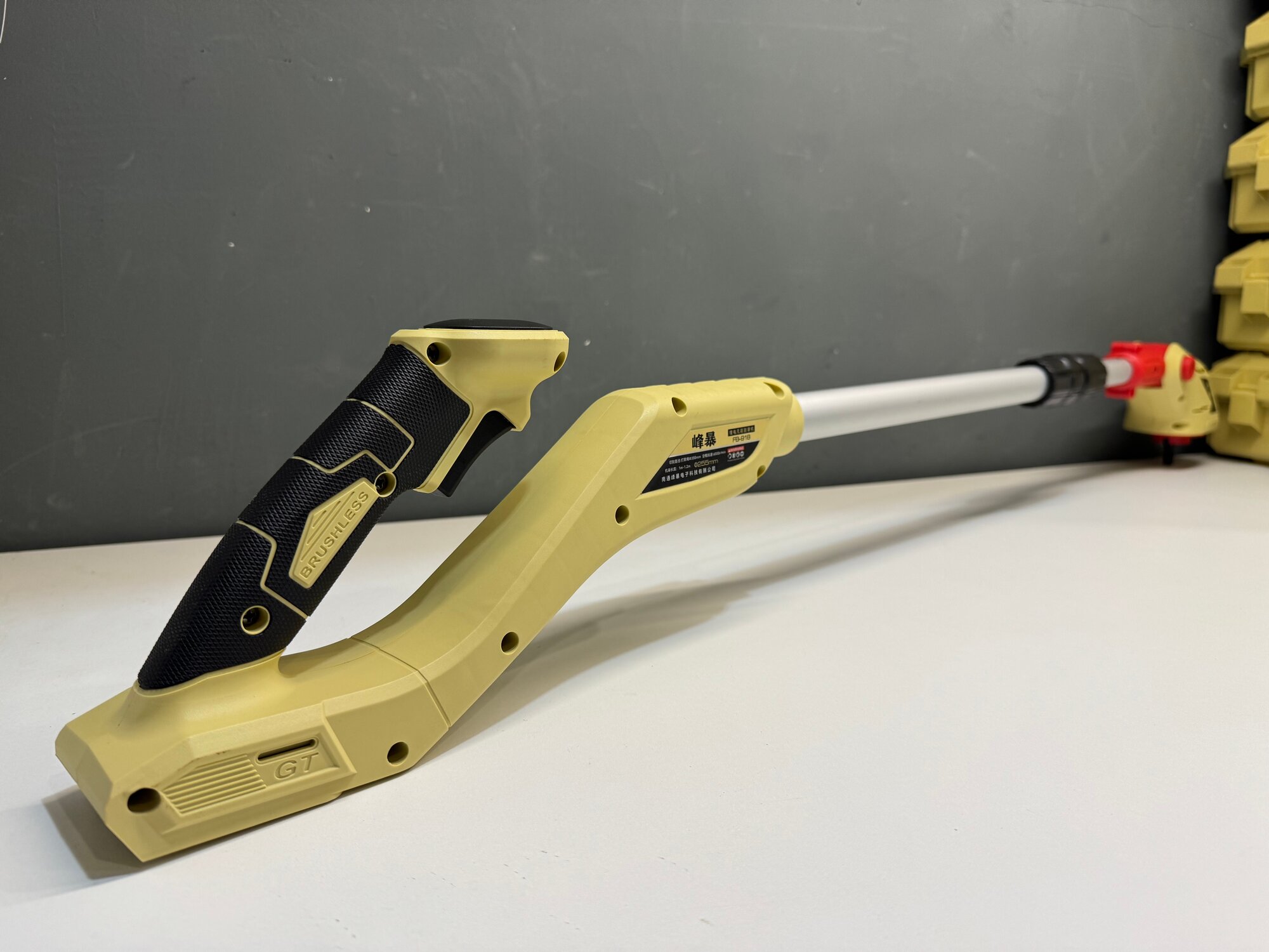 FENGBAO Садовый триммер аккумуляторный FB-918, два АКБ по 6 Ач, зу, оснастка.