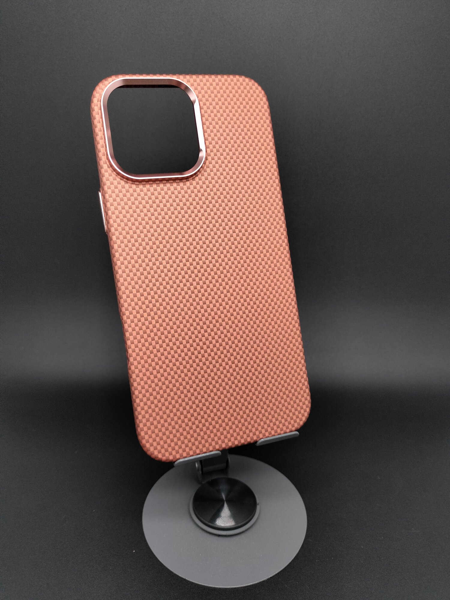 Чехол для iPhone 16 Pro - LUXO, карбоновый, защита камеры, совместимость с MagSafe.