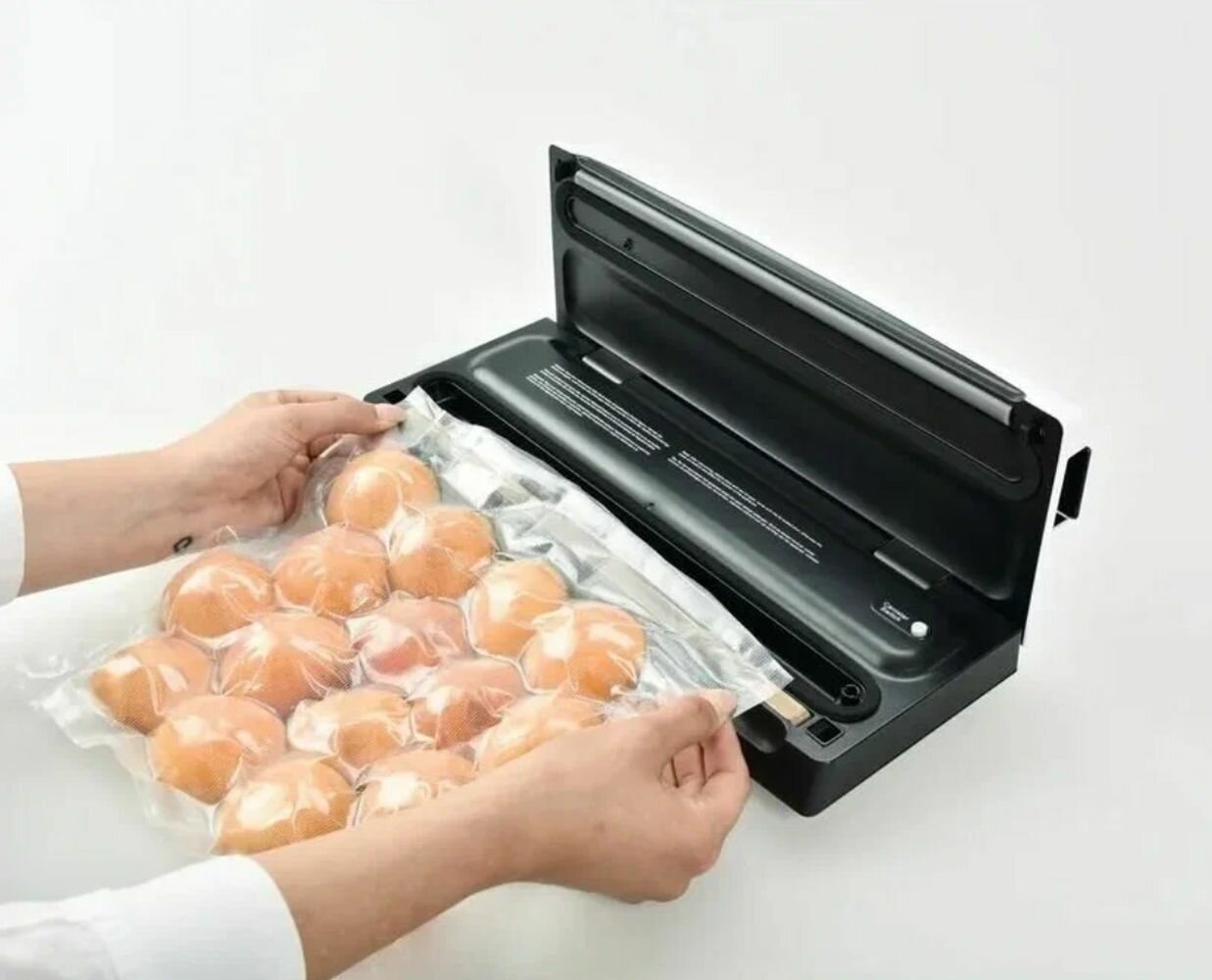 Вакуумный упаковщик Solis "Vac Quick", пластик, нескользящие ножки — фото 1