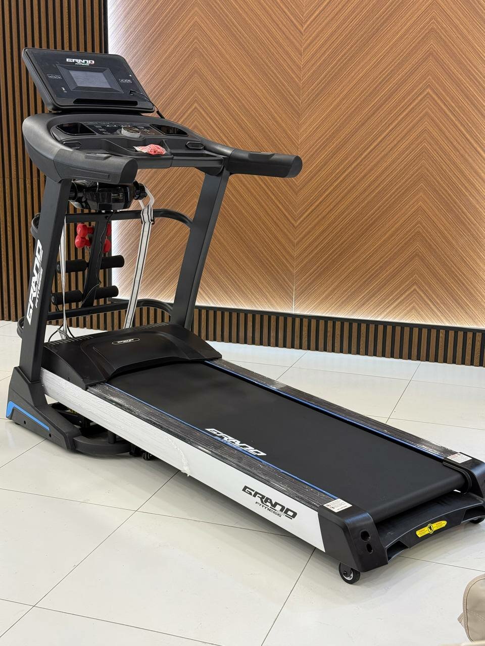 Беговая дорожка Grand Fitness 909, 4.0 HP, до 140 кг, 18 км/ч, уклон