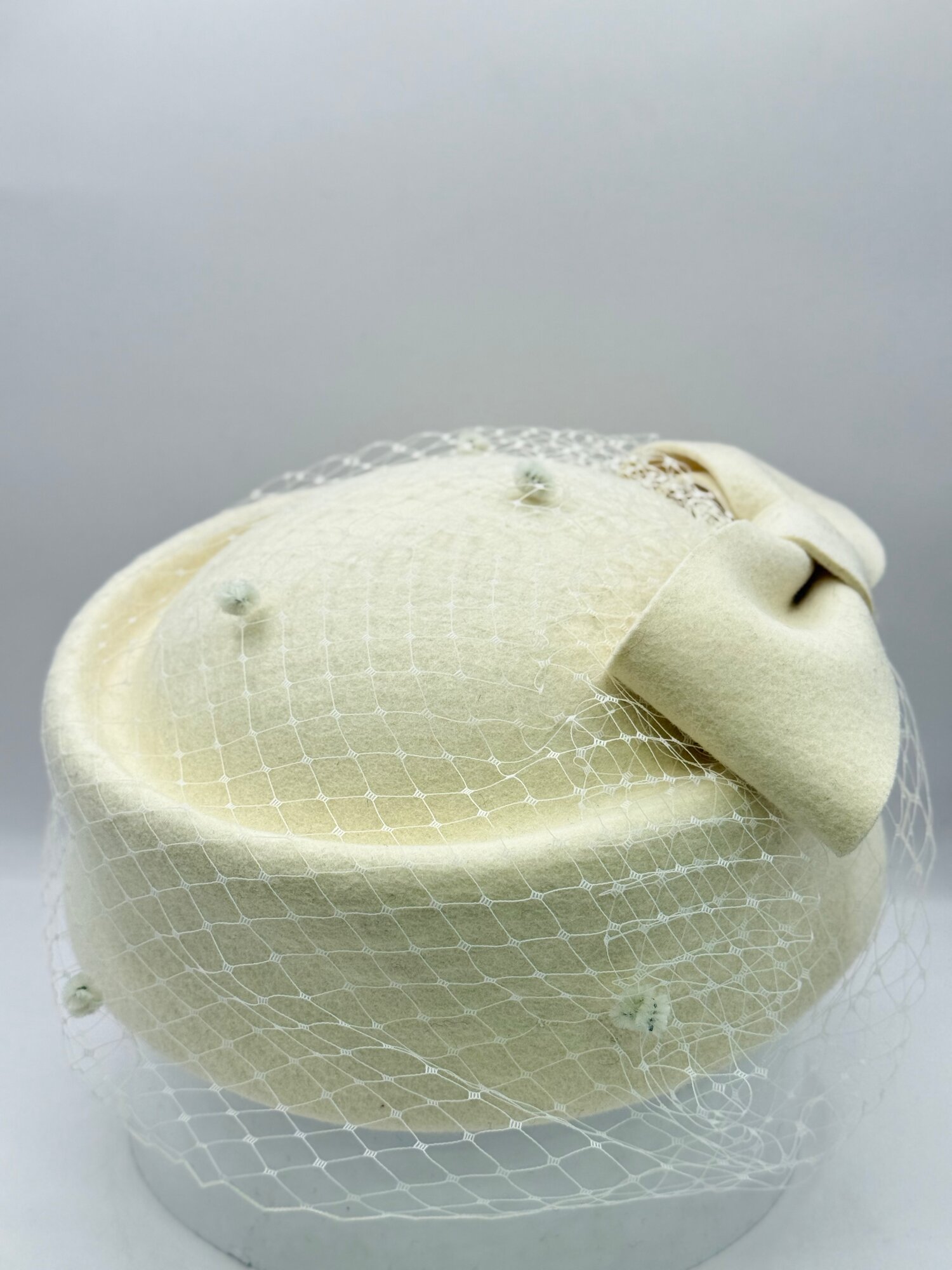 Кепка  шляпа для девочек и женщин, размер 58 ( универсальный ), 000 белый — фото 1