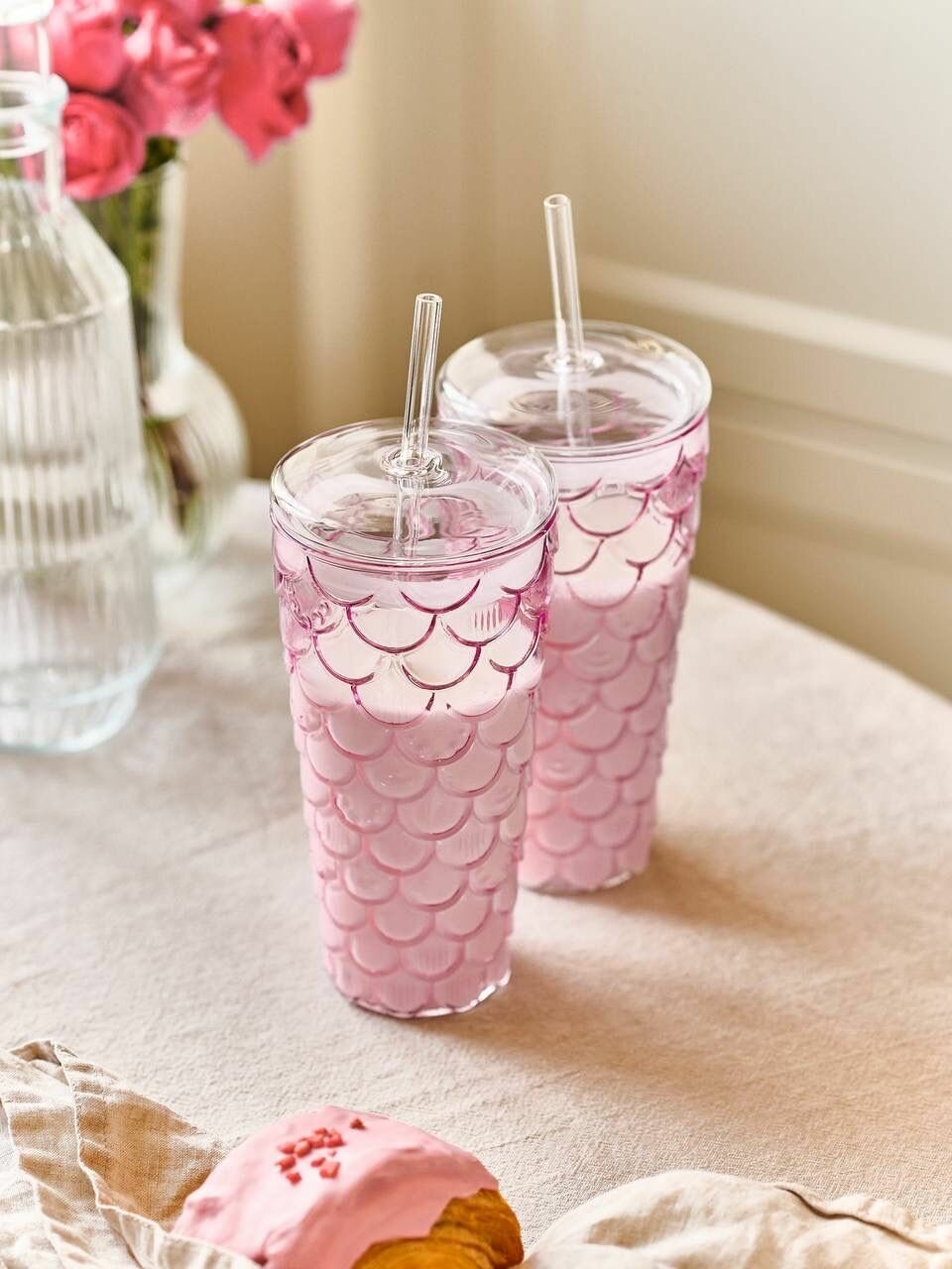 Набор стаканов с крышкой и трубочкой 600мл 2шт