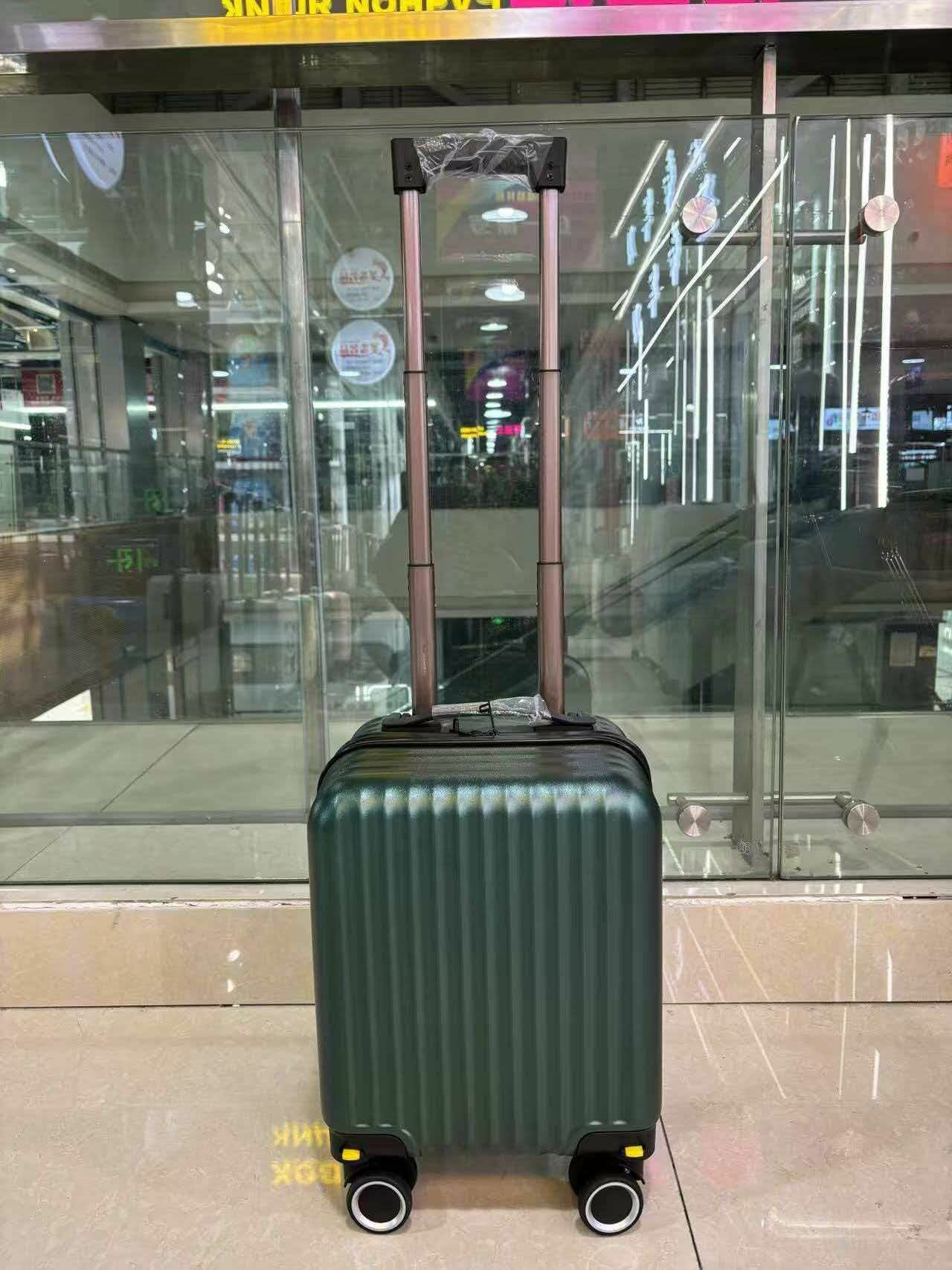 HongDiJia Чемодан Поликарбонат 36 см 25 л