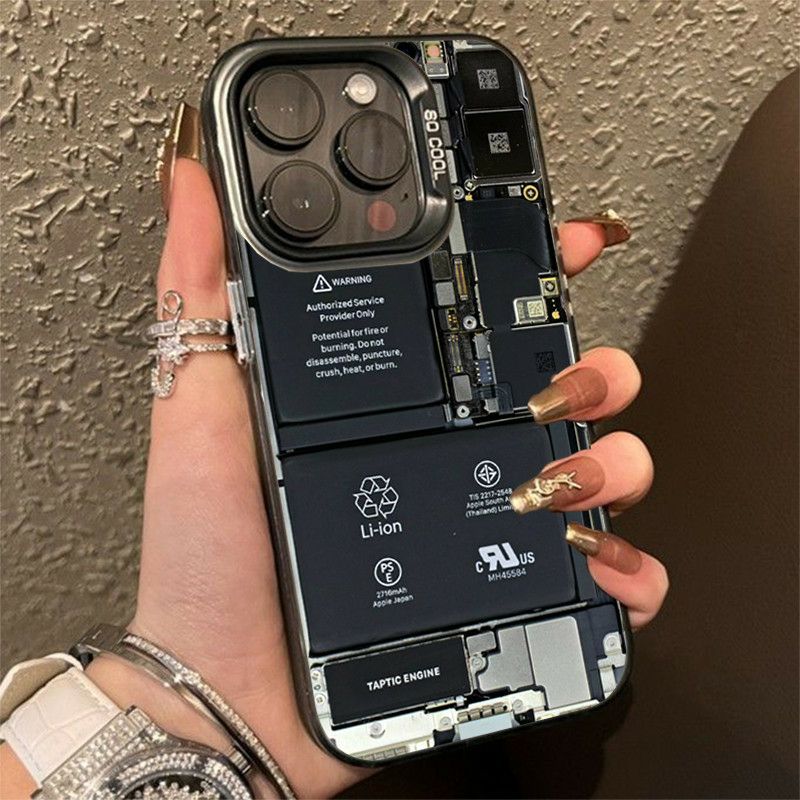 Чехол наiPhone 13 Внутри машины
