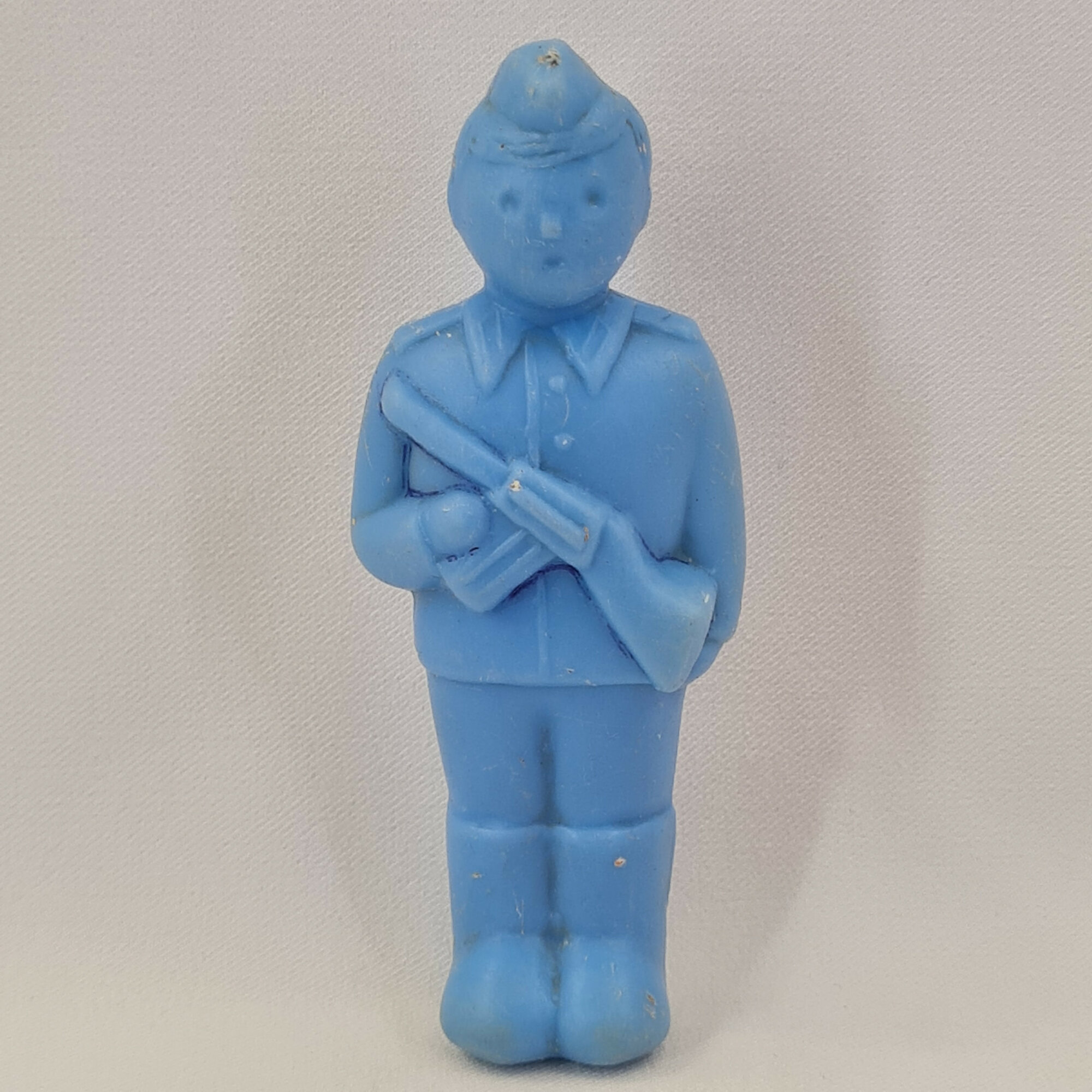 Винтажная игрушка СССР голубой солдатик. Фигурка из советского детства для коллекции и декора дома