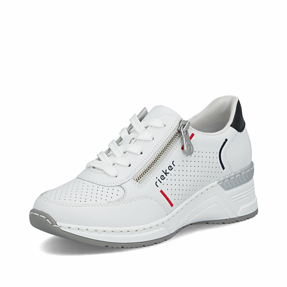 Кроссовки повседневные