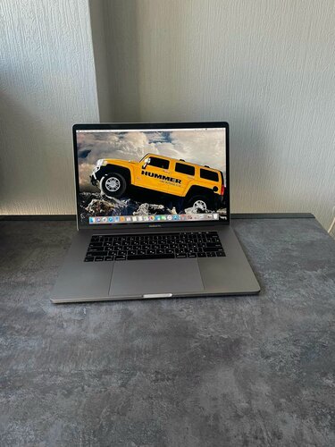 Изображение товара 15.4" Ноутбук Apple MacBook Pro 15 2018 2880x1800, Intel Core i9 2.9 ГГц, RAM 16 ГБ, SSD 512 ГБ, AMD Radeon Pro 560X