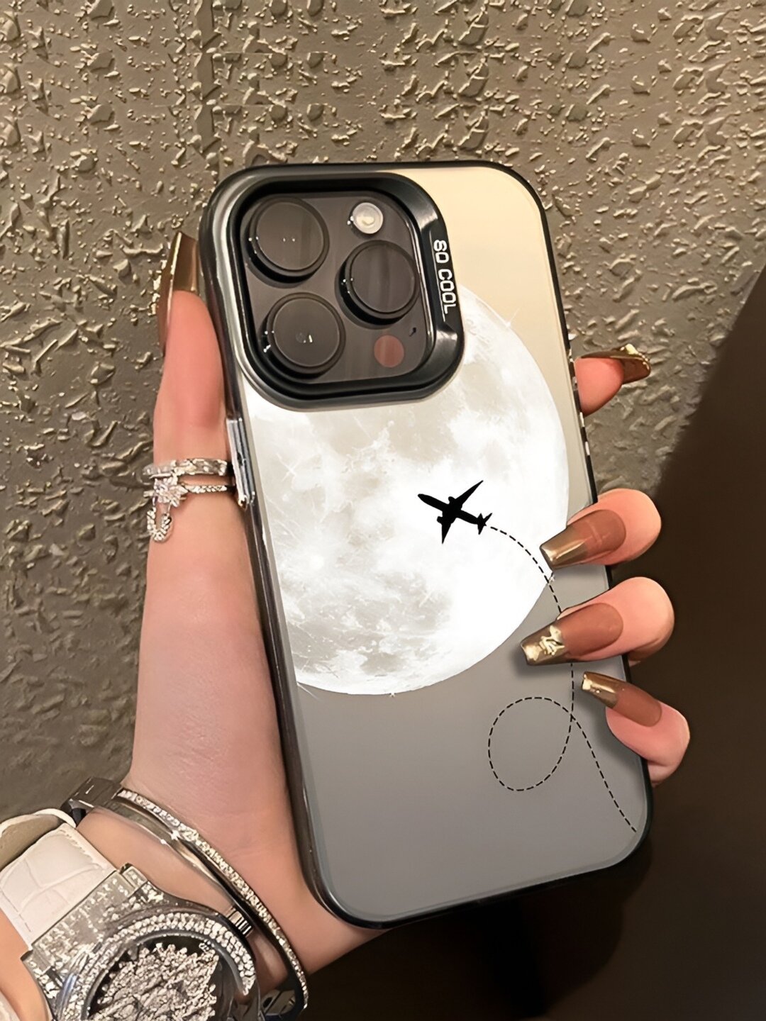 Чехол для iPhone 15 / 16 Pro Max – стильный дизайн, прочная защита