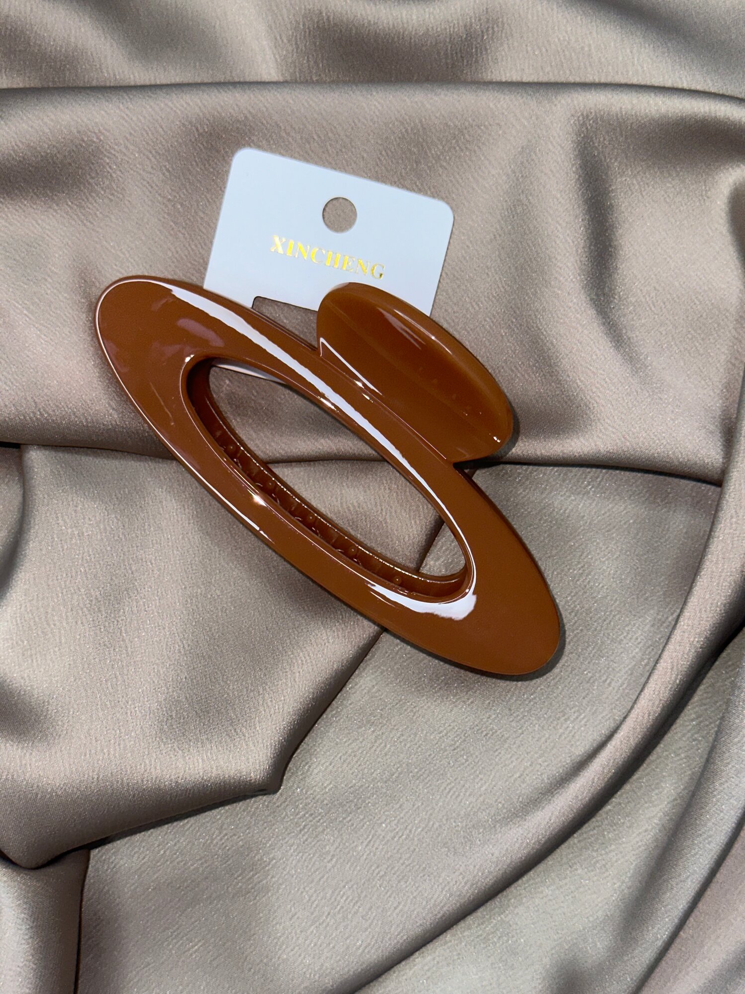 Заколка в стиле буквы О, премиум, качество люкс, стильная, модная, корейская, цвет светлый шоколад