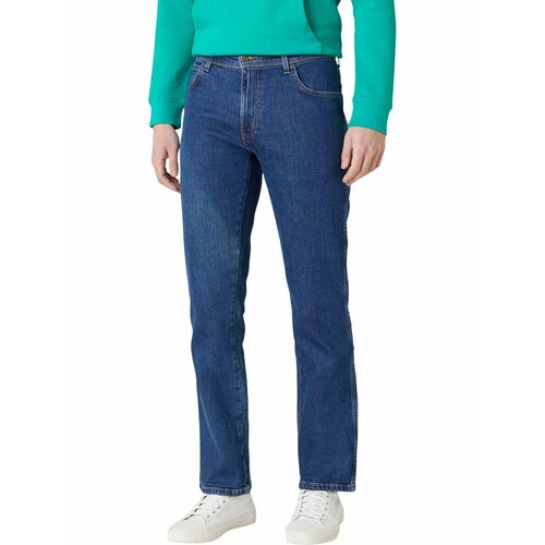 фото Джинсы классические wrangler men regular fit jeans, размер 31/32, синий