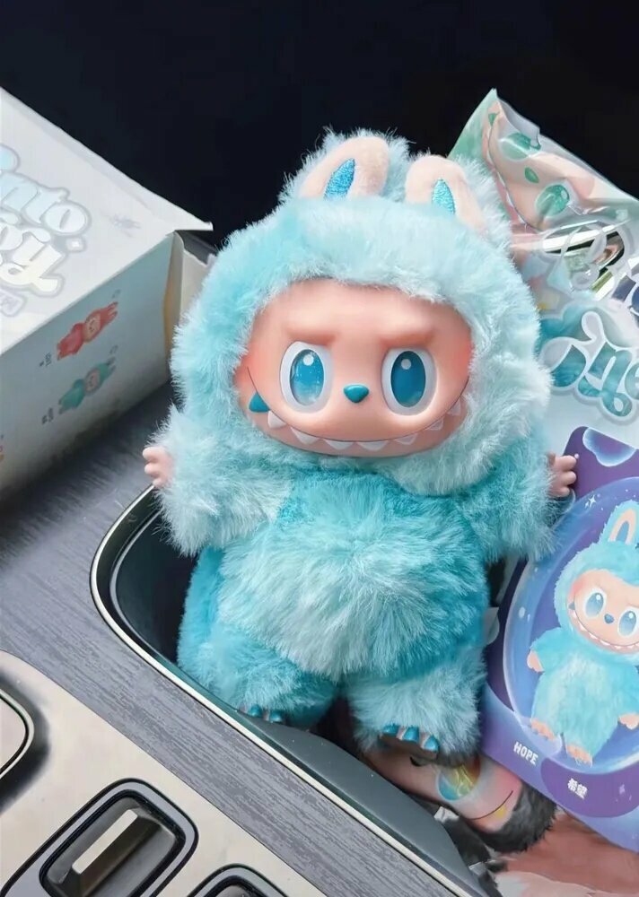 Коллекционная фигурка LABUBU, Коллекция "Big into Energy", 1 шт