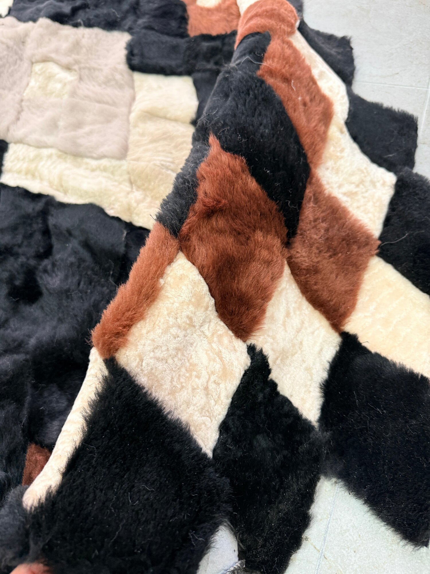 Покрывало меховое ковер из шкуры овчины — фото 1