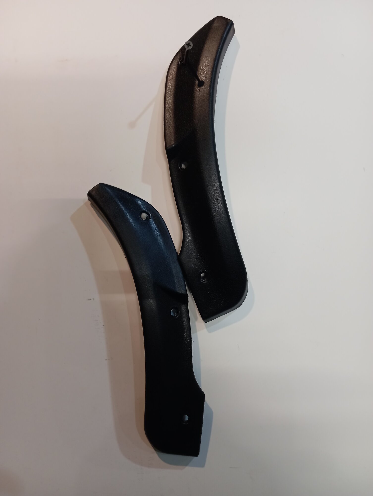 Накладки задних арок колес на ВАЗ 2108 — -. заводской пластик. 2108-8212305. 2108-8212304 упаковка 2шт кт.